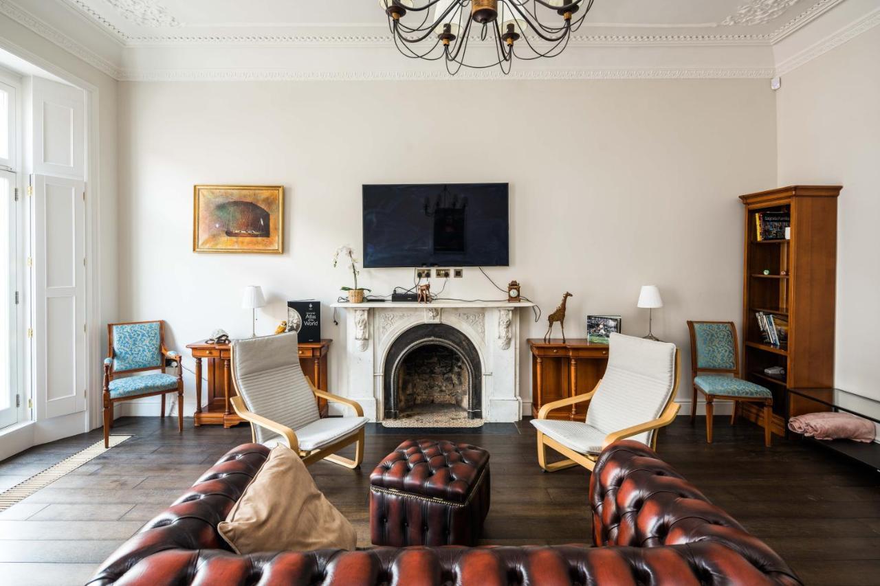 4 Bedroom House Up To 10 People At Heart Of Kensington And Chelsea Лондон Экстерьер фото