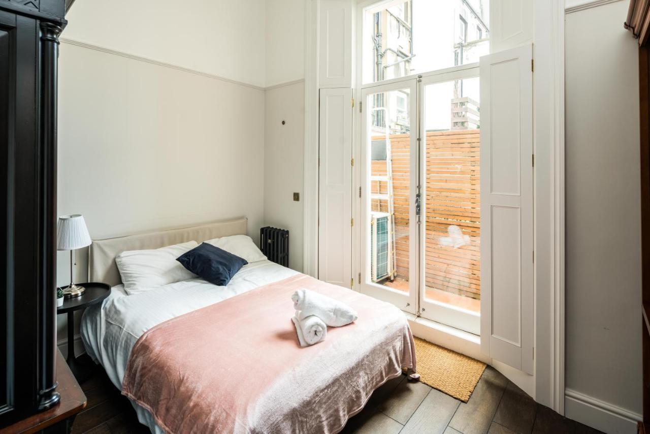 4 Bedroom House Up To 10 People At Heart Of Kensington And Chelsea Лондон Экстерьер фото