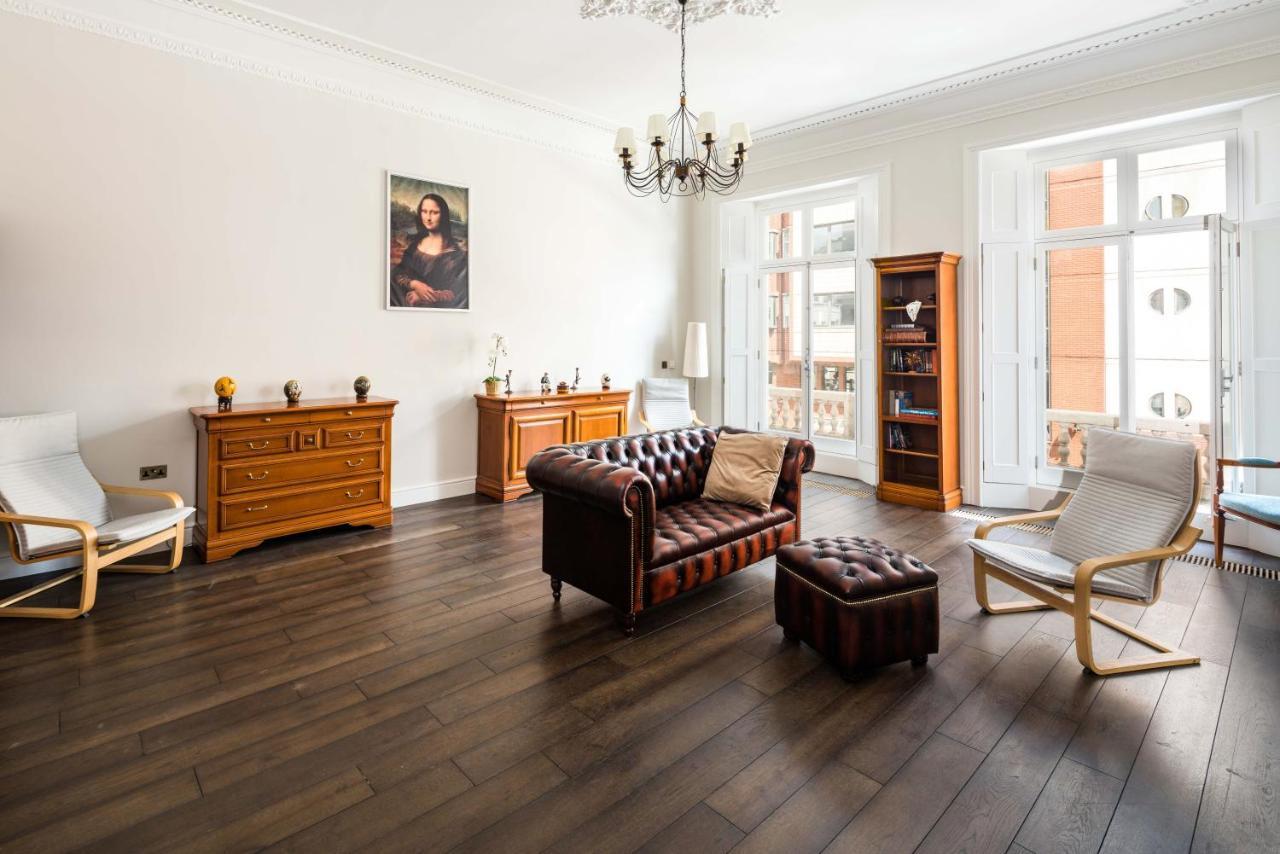 4 Bedroom House Up To 10 People At Heart Of Kensington And Chelsea Лондон Экстерьер фото