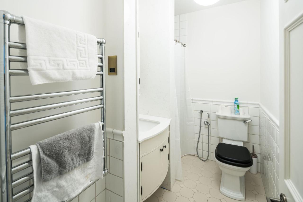 4 Bedroom House Up To 10 People At Heart Of Kensington And Chelsea Лондон Экстерьер фото